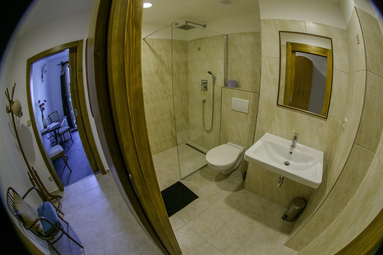 Hotel Pansky Dum ชัมแบร์ก ภายนอก รูปภาพ