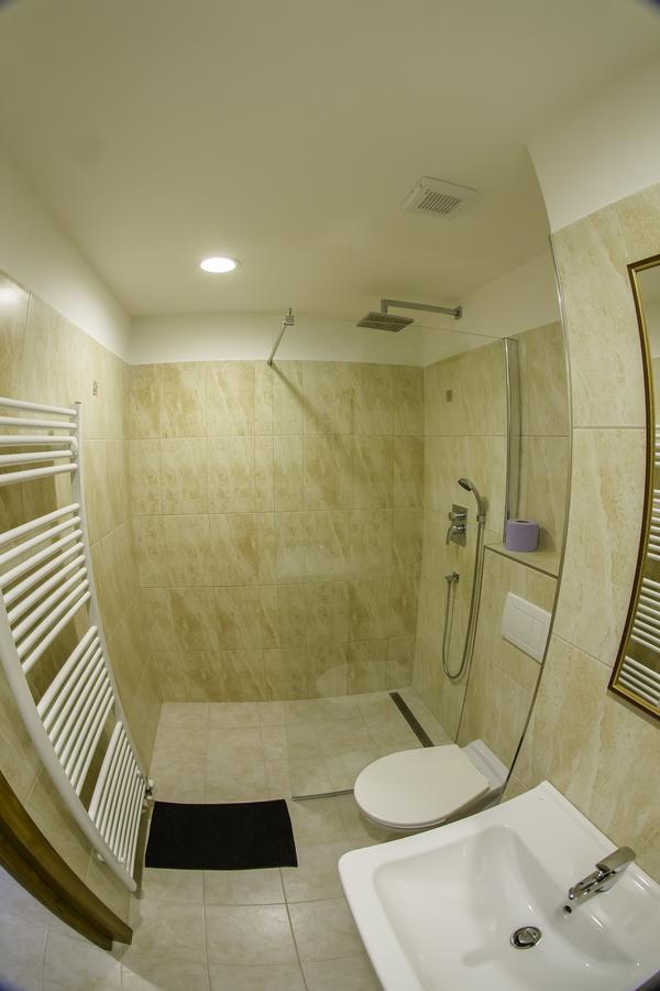 Hotel Pansky Dum ชัมแบร์ก ภายนอก รูปภาพ